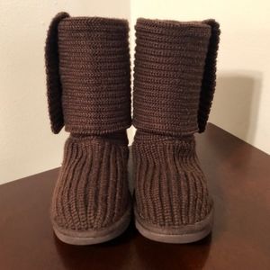 Cardi uggs size 6